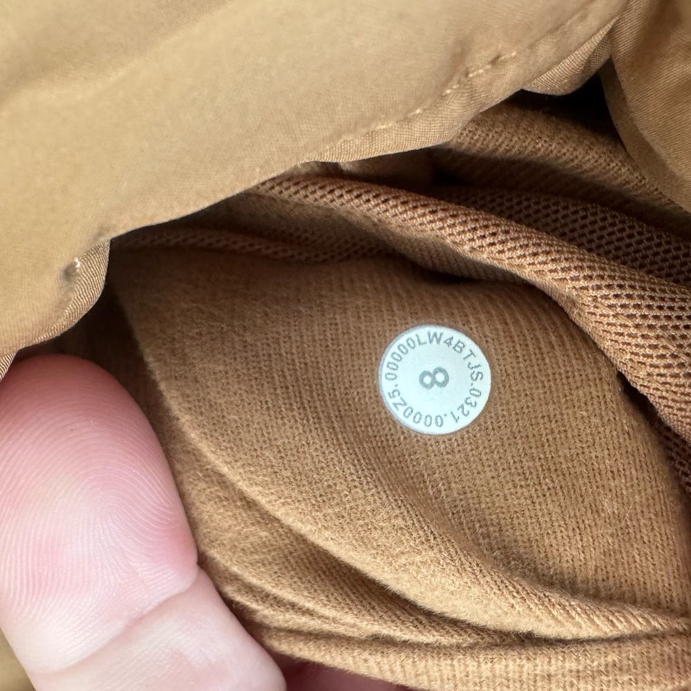 Lululemon Wunder Puff Jacket Hooded Goose Down Jacket
Bold Beige size 8 - Picture 8 of 11